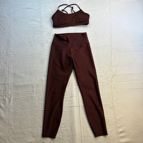 ALO Yoga Cherry cola Leggings and Bra Airlift Intrigue - Picture 15 of 16